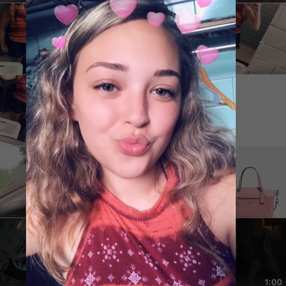 Meet your Posher, Quinn - Picture 1 of 1